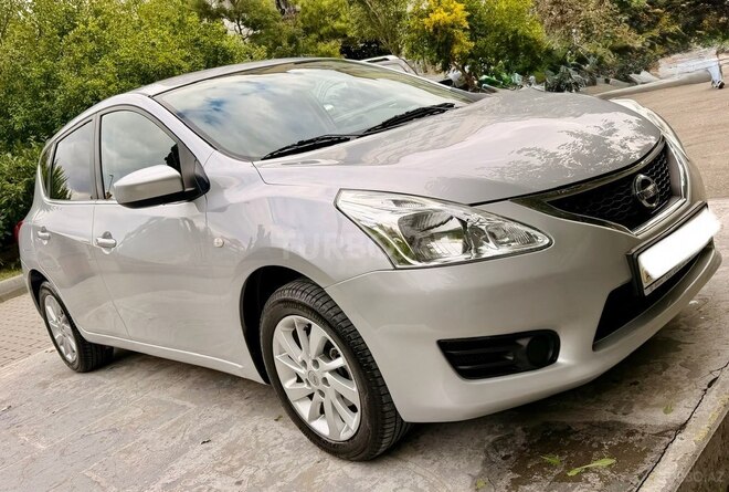 Nissan Tiida 2013, 135,464 km - 1.6 l - Bakı