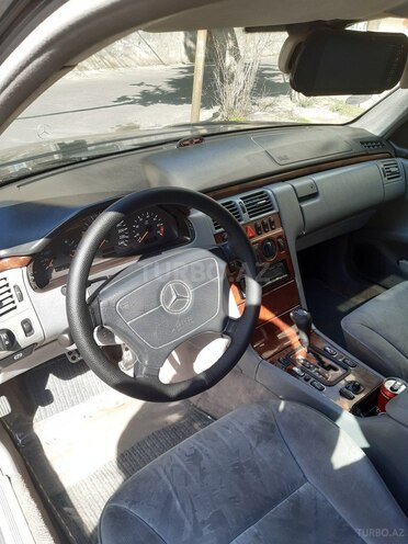 Mercedes E 200 1998, 420,000 km - 2.0 л - Bakı