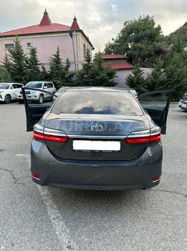 Toyota Corolla 2017, 144,400 km - 1.6 л - Bakı