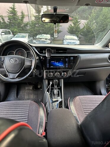Toyota Corolla 2017, 144,400 km - 1.6 л - Bakı