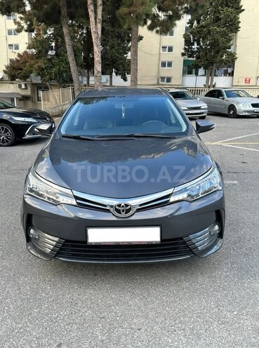 Toyota Corolla 2017, 144,400 km - 1.6 л - Bakı