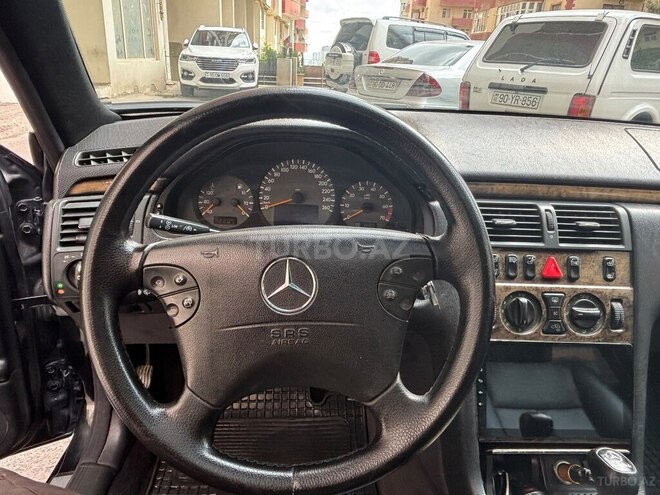 Mercedes E 240 2000, 356,000 km - 2.4 л - Bakı
