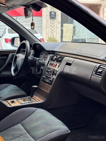 Mercedes E 240 2000, 400,000 km - 2.4 л - Bakı