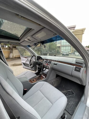Mercedes E 240 1999, 410,000 km - 2.4 л - Bakı