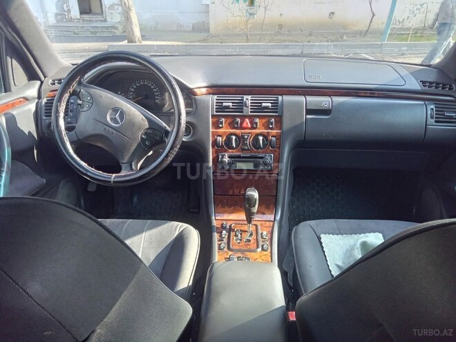Mercedes E 220 2000, 388,642 km - 2.2 l - Bakı