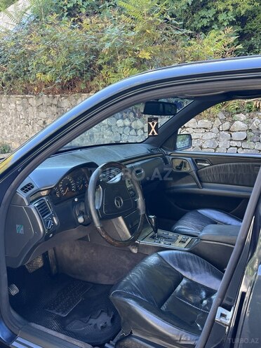 Mercedes E 320 1997, 80,000 km - 3.2 л - Şəki