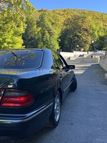 Mercedes E 320 1997, 80,000 km - 3.2 л - Şəki