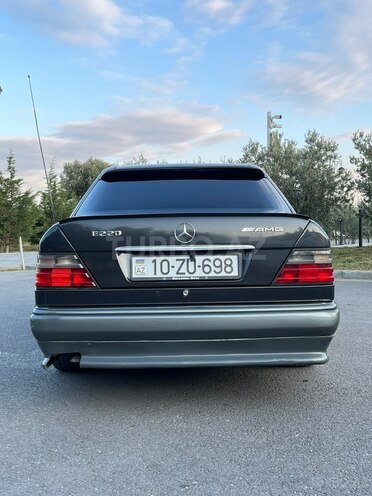 Mercedes 220 E 1995, 345,000 km - 2.2 л - Sumqayıt