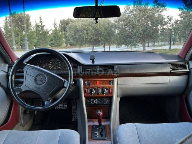 Mercedes 220 E 1995, 345,000 km - 2.2 л - Sumqayıt