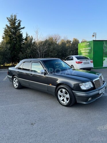 Mercedes 220 E 1995, 345,000 km - 2.2 л - Sumqayıt