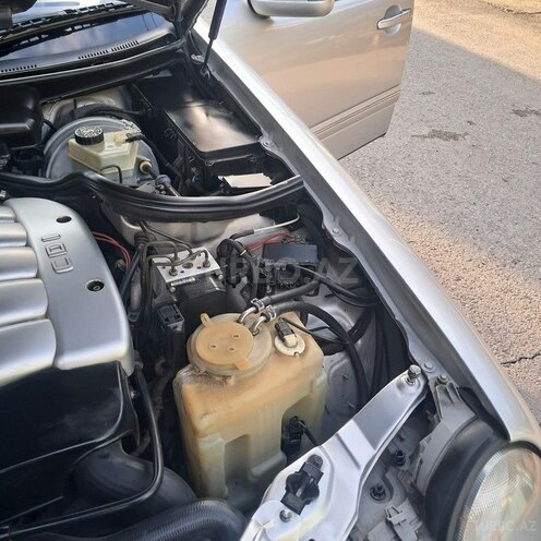 Mercedes E 270 2001, 470,000 km - 2.7 l - Bakı