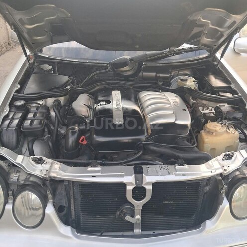 Mercedes E 270 2001, 470,000 km - 2.7 l - Bakı