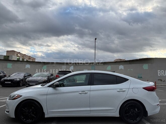 Hyundai Elantra 2018, 155,667 km - 2.0 л - Sumqayıt
