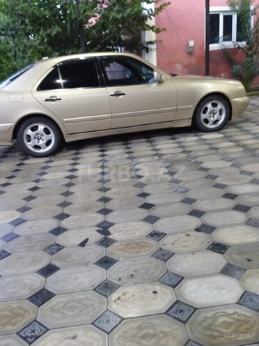 Mercedes E 270 2001, 569,000 km - 2.7 l - Masallı