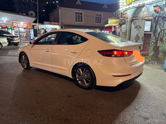Hyundai Elantra 2017, 196,824 km - 2.0 l - Bakı