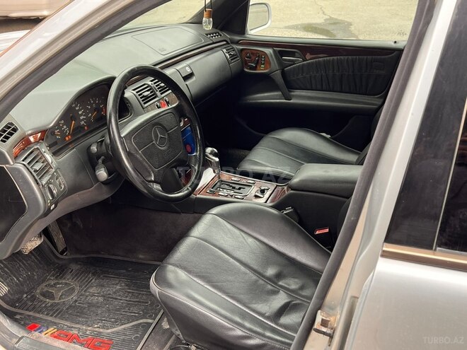 Mercedes E 220 1998, 308,000 km - 2.2 л - Sumqayıt