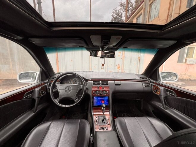 Mercedes E 220 1998, 308,000 km - 2.2 л - Sumqayıt