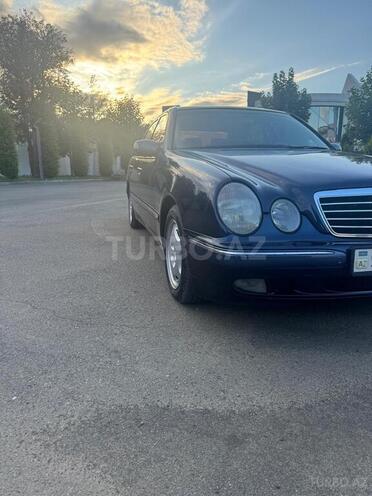Mercedes E 240 1999, 235,469 km - 2.4 л - Tovuz