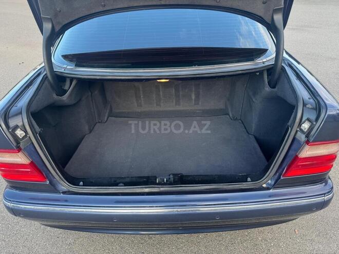 Mercedes E 240 1999, 235,469 km - 2.4 л - Tovuz
