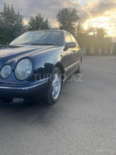 Mercedes E 240 1999, 235,469 km - 2.4 л - Tovuz