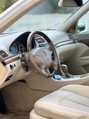 Mercedes E 240 2004, 208,000 km - 2.6 l - Bakı