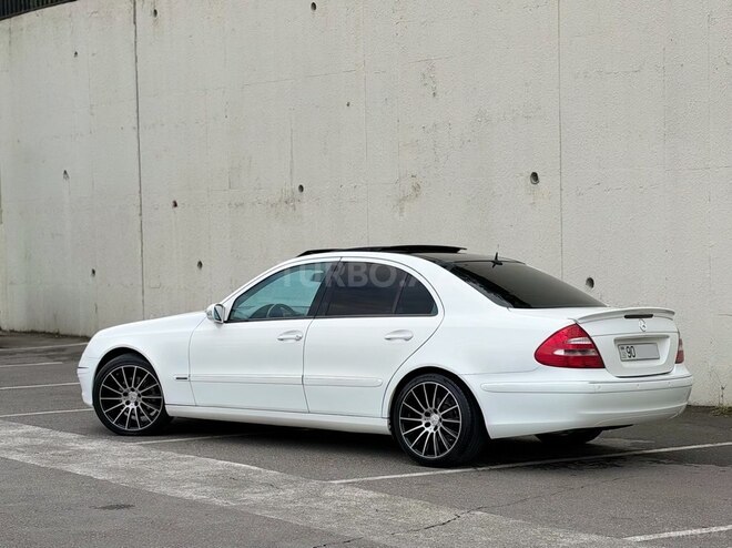 Mercedes E 240 2004, 208,000 km - 2.6 l - Bakı