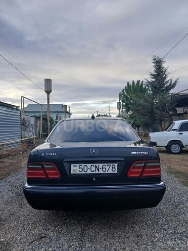 Mercedes E 240 1999, 243,000 km - 2.4 l - Cəlilabad
