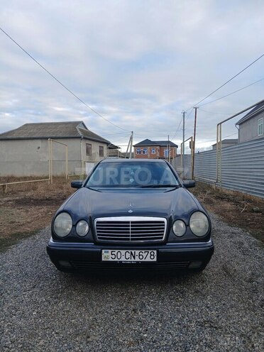 Mercedes E 240 1999, 243,000 km - 2.4 l - Cəlilabad