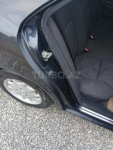Mercedes E 240 1999, 243,000 km - 2.4 l - Cəlilabad