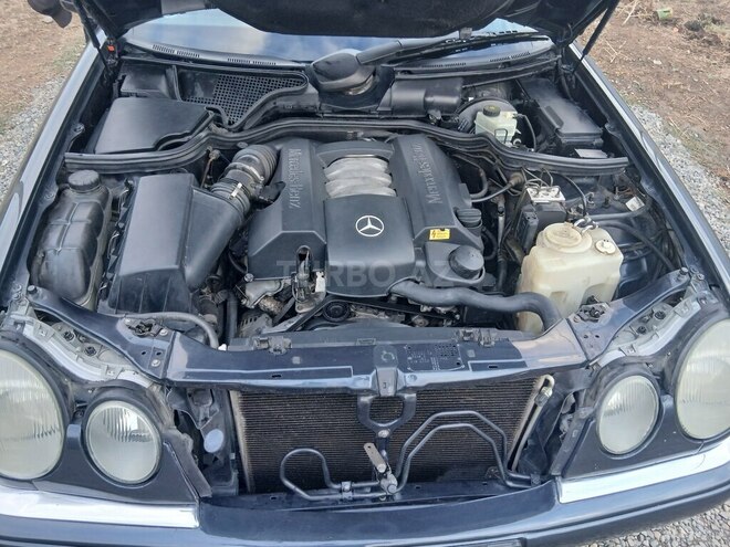 Mercedes E 240 1999, 243,000 km - 2.4 l - Cəlilabad