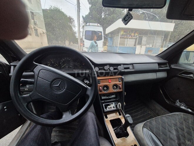Mercedes  1988, 100,000 km - 2.6 л - Sumqayıt