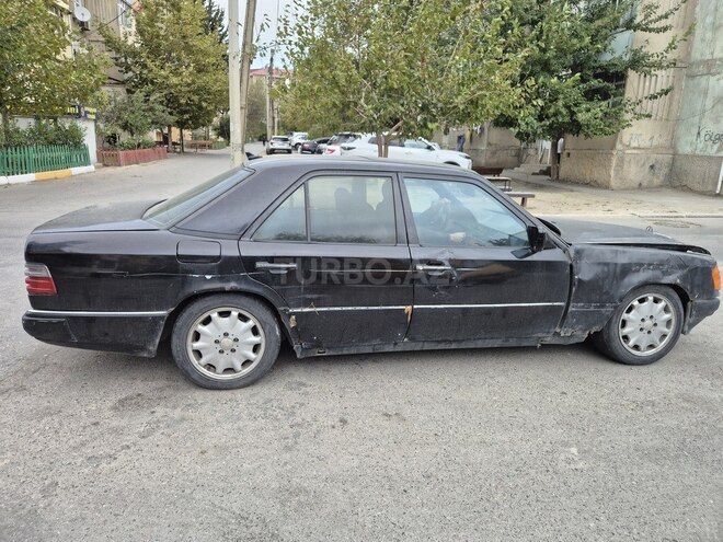 Mercedes  1988, 100,000 km - 2.6 л - Sumqayıt