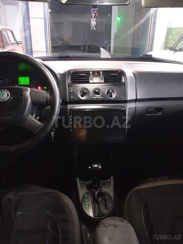 Skoda Fabia 2011, 322,820 km - 1.6 л - Bakı
