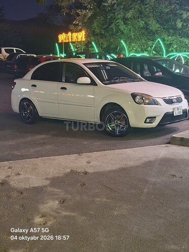 Kia Rio 2011, 235,000 km - 1.4 l - Şəki