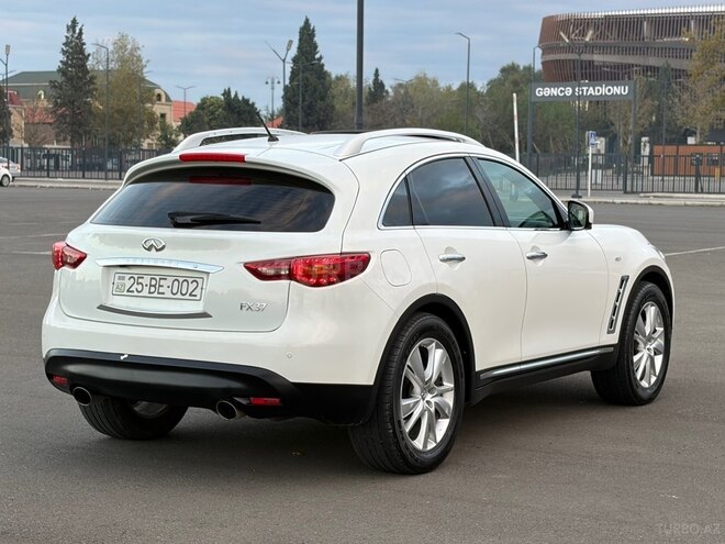Infiniti FX37 2013, 210,000 km - 3.7 l - Gəncə