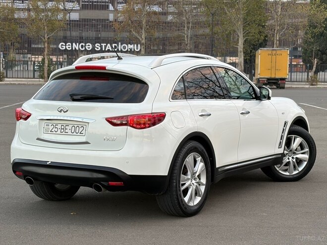 Infiniti FX37 2013, 210,000 km - 3.7 l - Gəncə