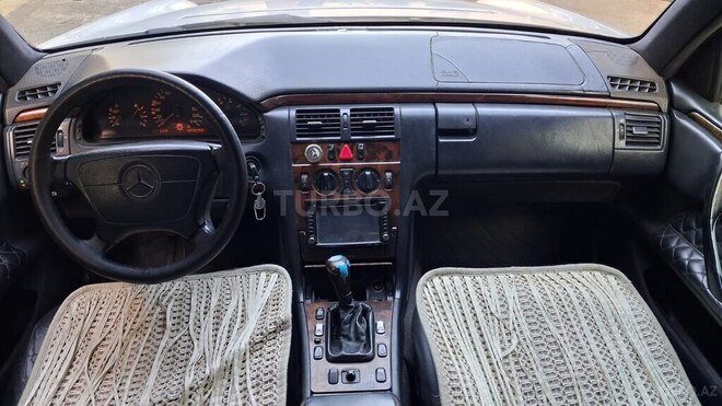 Mercedes E 240 1998, 267,893 km - 2.4 л - Ağstafa
