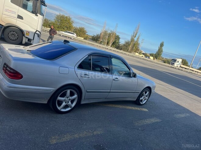 Mercedes E 240 2000, 222,000 km - 2.4 л - Salyan