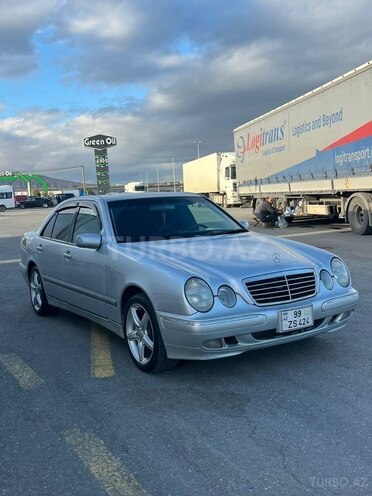 Mercedes E 240 2000, 222,000 km - 2.4 л - Salyan