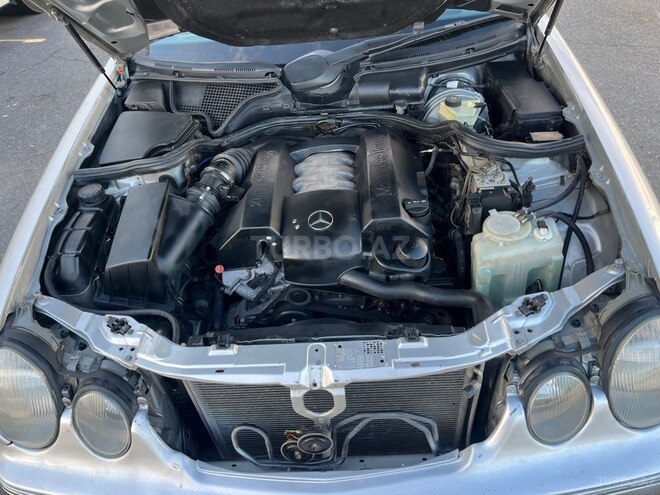Mercedes E 240 2000, 222,000 km - 2.4 л - Salyan