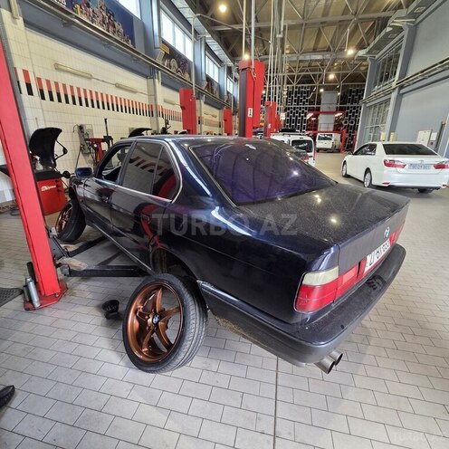 BMW 525 1995, 420,000 km - 2.5 л - Sumqayıt