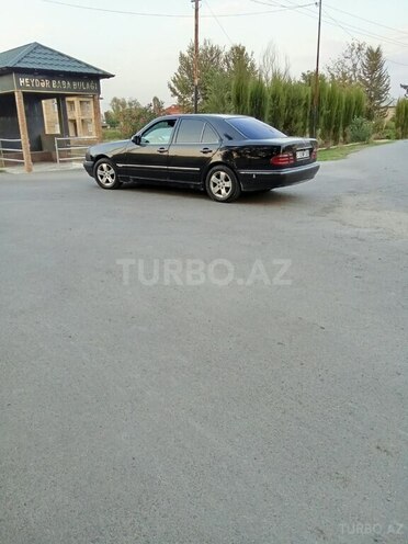 Mercedes E 220 1996, 645,580 km - 2.2 l - Masallı