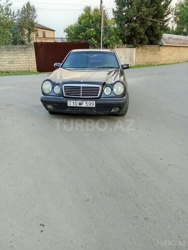 Mercedes E 220 1996, 645,580 km - 2.2 l - Masallı