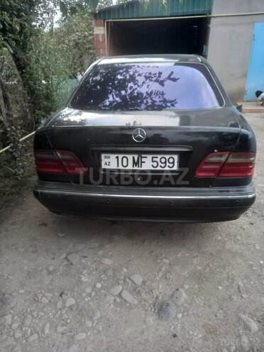 Mercedes E 220 1996, 645,580 km - 2.2 l - Masallı