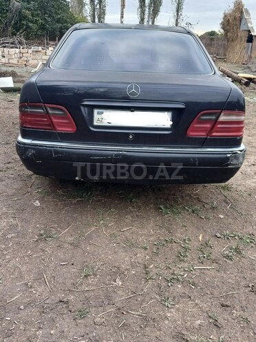 Mercedes E 240 1998, 385,000 km - 2.4 l - Beyləqan