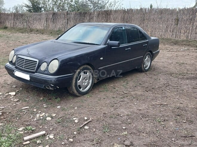 Mercedes E 240 1998, 385,000 km - 2.4 l - Beyləqan