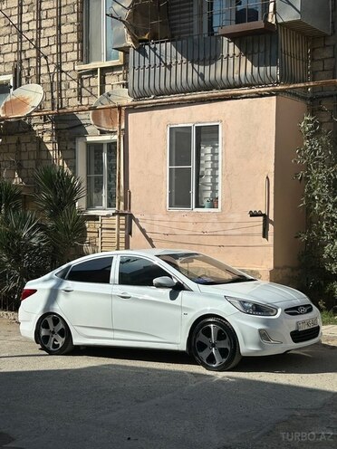 Hyundai Accent 2014, 300,000 km - 1.6 l - Bakı