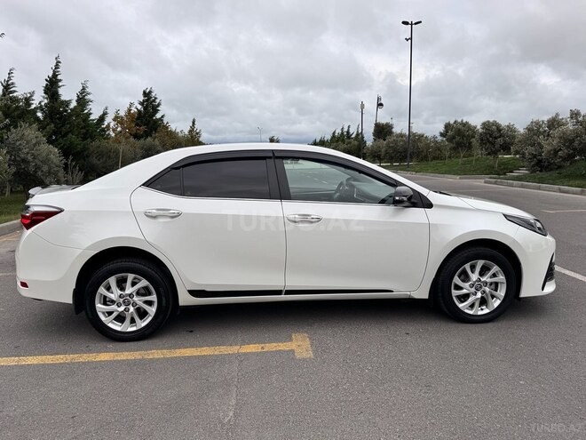 Toyota Corolla 2017, 139,600 km - 1.8 л - Sumqayıt