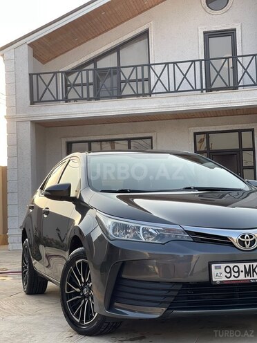 Toyota Corolla 2018, 136,700 km - 1.6 l - Bakı