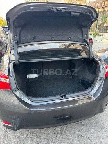 Toyota Corolla 2018, 136,700 km - 1.6 l - Bakı